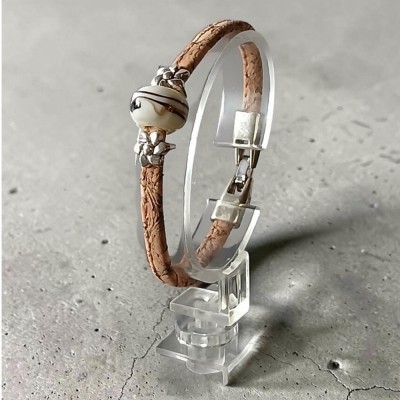 Bracelet en liège naturelle   perle verre filé